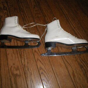 Vintage Women's Leather Figure Ice Skates Riedell A5-D2 John Wilson Steel Blades